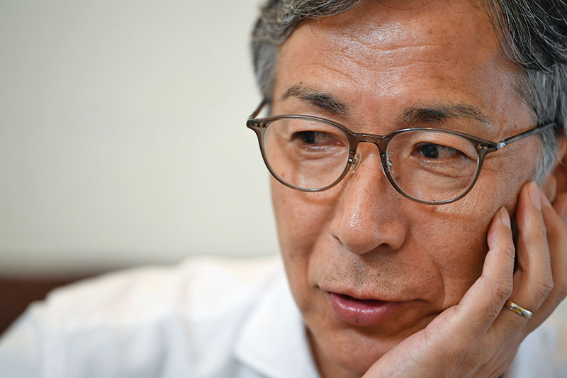 岡田監督に代わり監督に