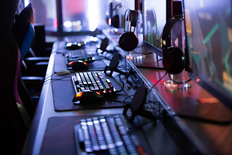 今からはじめる！eスポーツのための必要機材：3パソコン