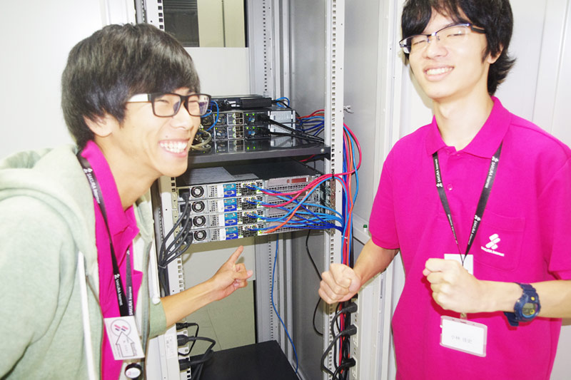 サーバールームでの作業は完了！