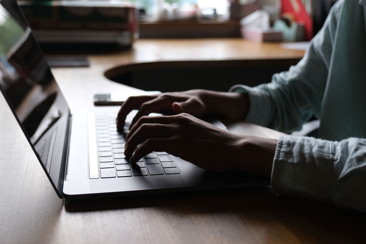 「出社病」という厄介な病がある。