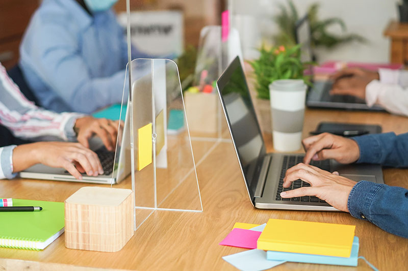 「出社して働く」ようになると出社のスペシャル感は失われる