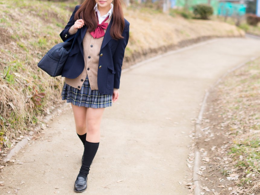 不良の女子はスカートが短い