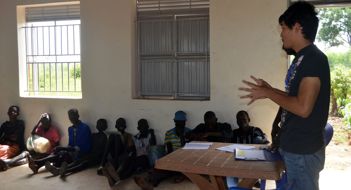 東アフリカのウガンダで難民支援に携わっていた時の筆者