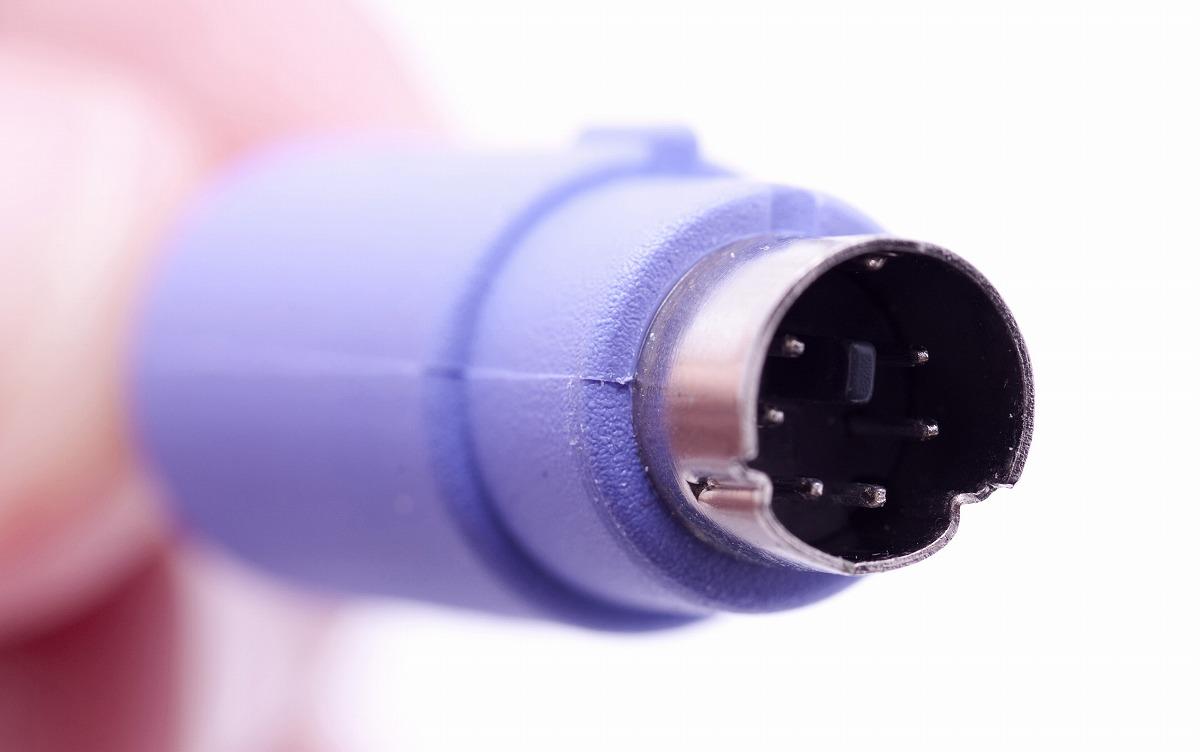 ▲PS/2コネクタはキーボードの接続にもよく使われたが、「USB」の急伸でシェアはたちまち壊滅する