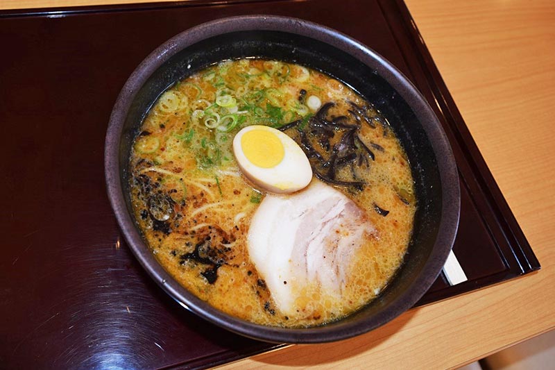 熊本ラーメン 680円