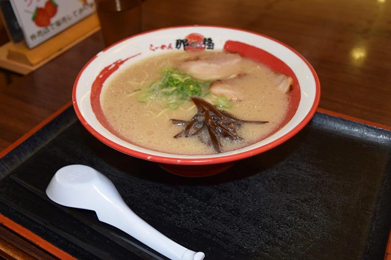 ラーメン005 博多ラーメン 700円