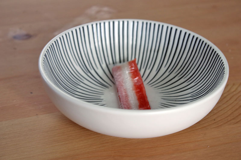 残されたカニカマ