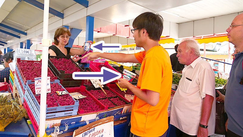 容器を持って察してもらう!