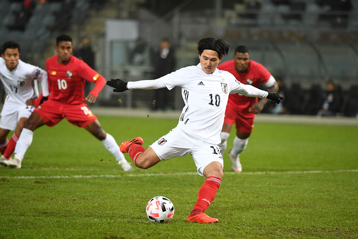 パナマ線でPKを決めた南野拓実