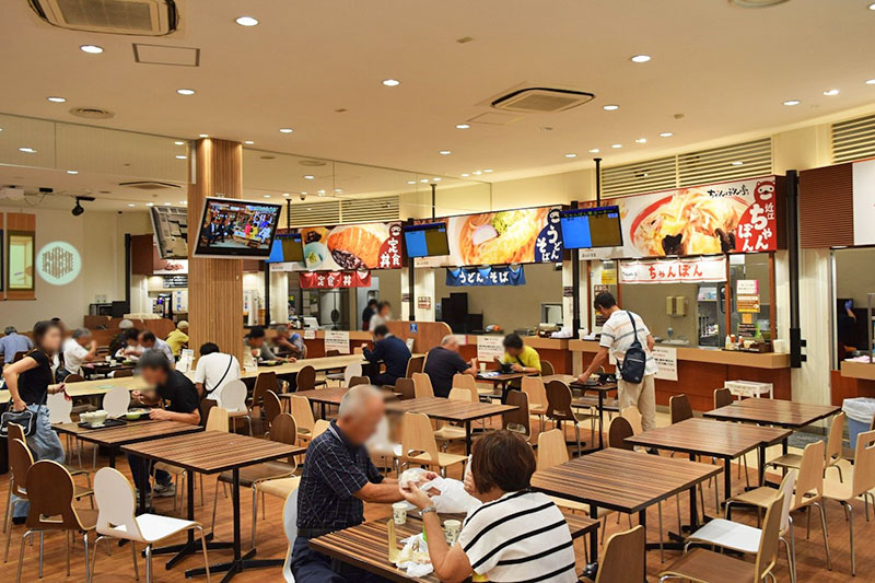 フードコートの規模も大きい