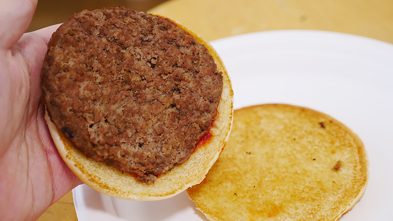 パティが挟まっています