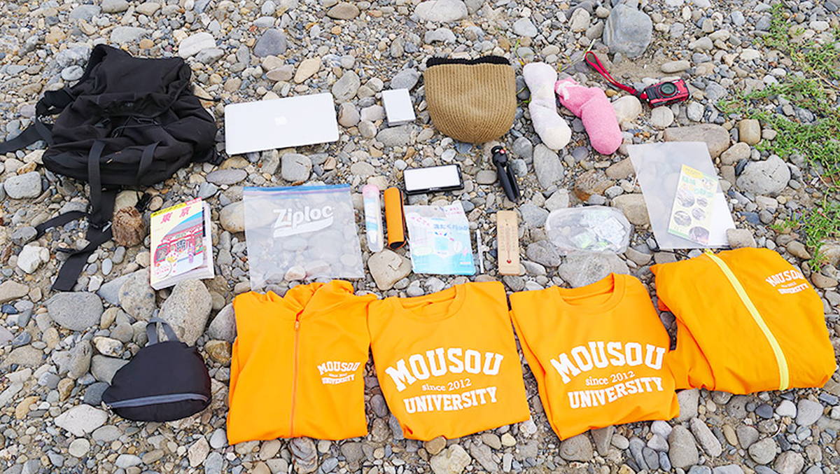 荷物はこんな感じですね！