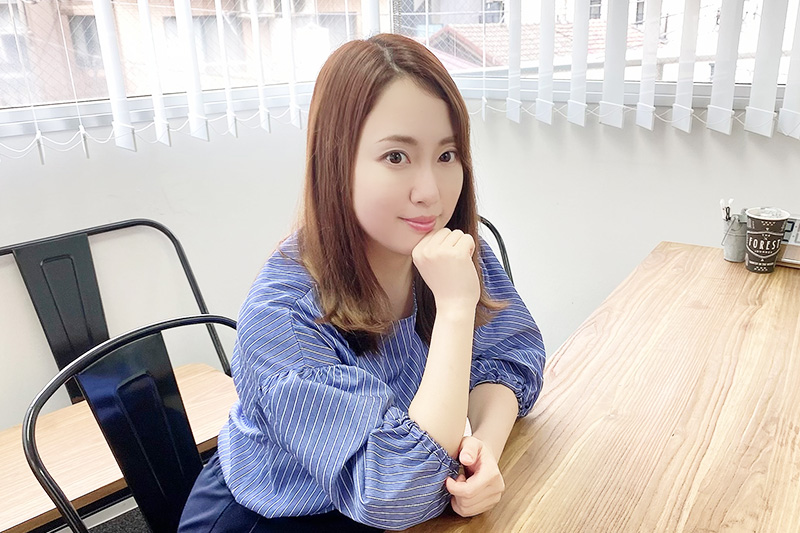 笑顔の福原香織さんの写真