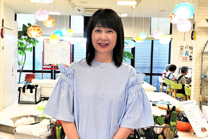 料理体験型デイサービスに、体幹を鍛える「歩行トレーニングロボット」を導入。料理する楽しみに、歩ける喜びをプラス