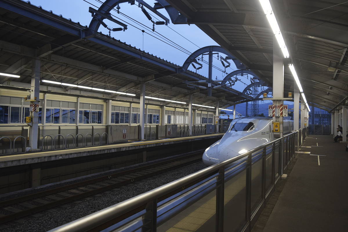 18:19 九州新幹線上り さくら570号新大阪行き