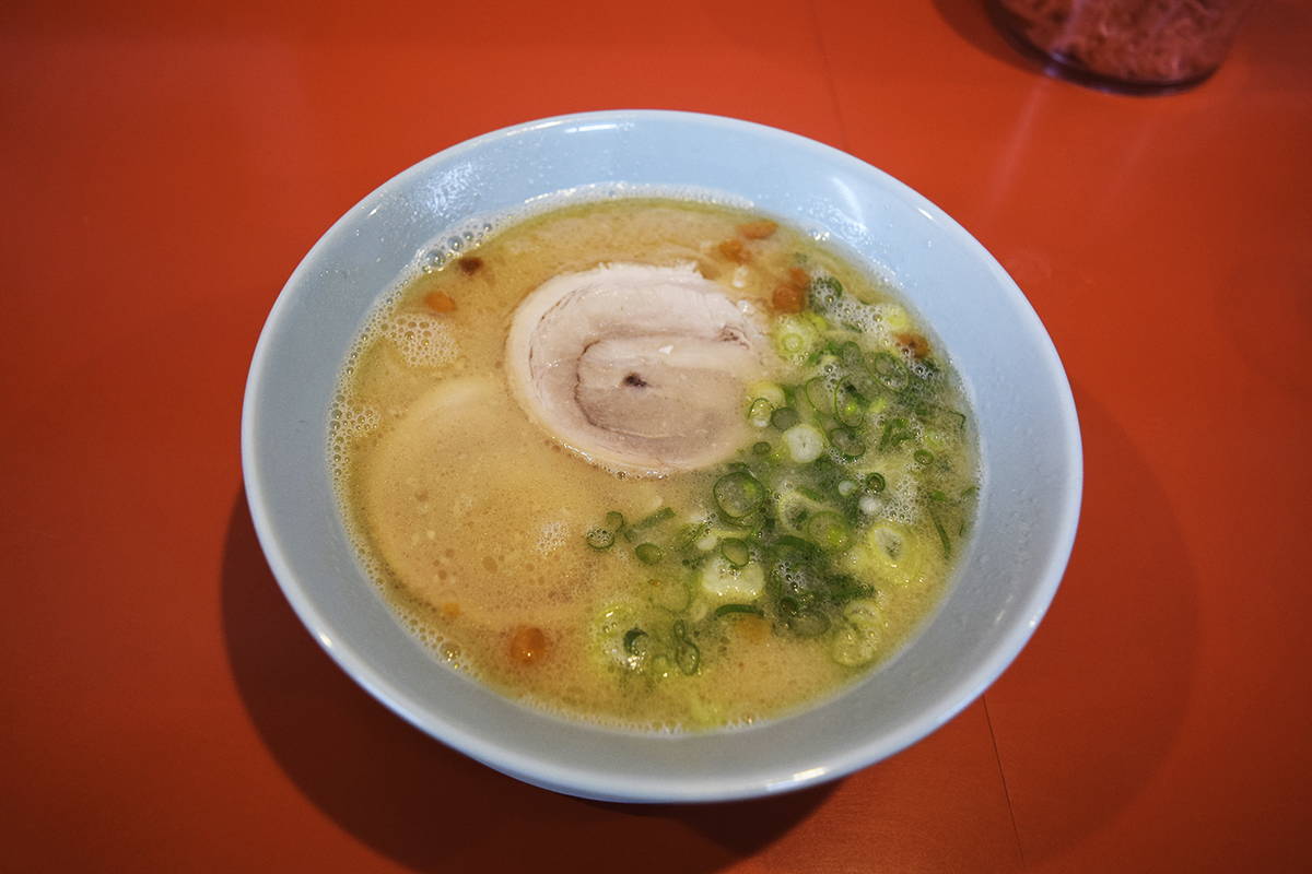 とんこつラーメン 小 550円