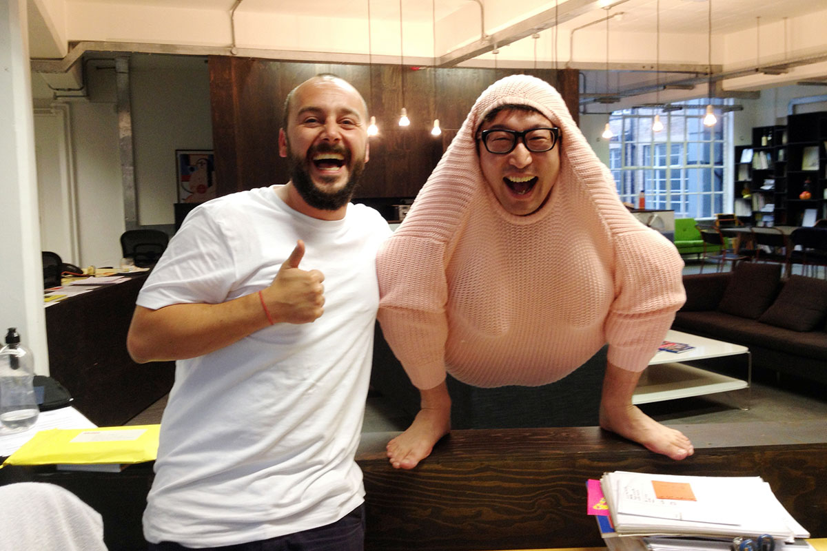 オファーしてくださった広告制作会社の担当者さん(写真左)