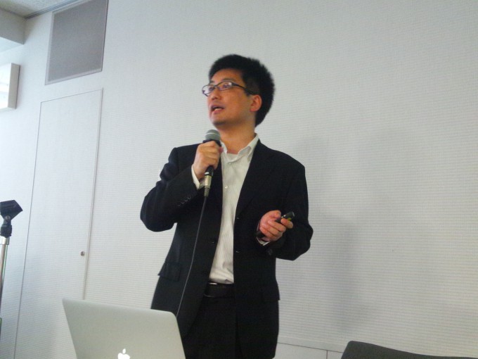 横田さん@講演中